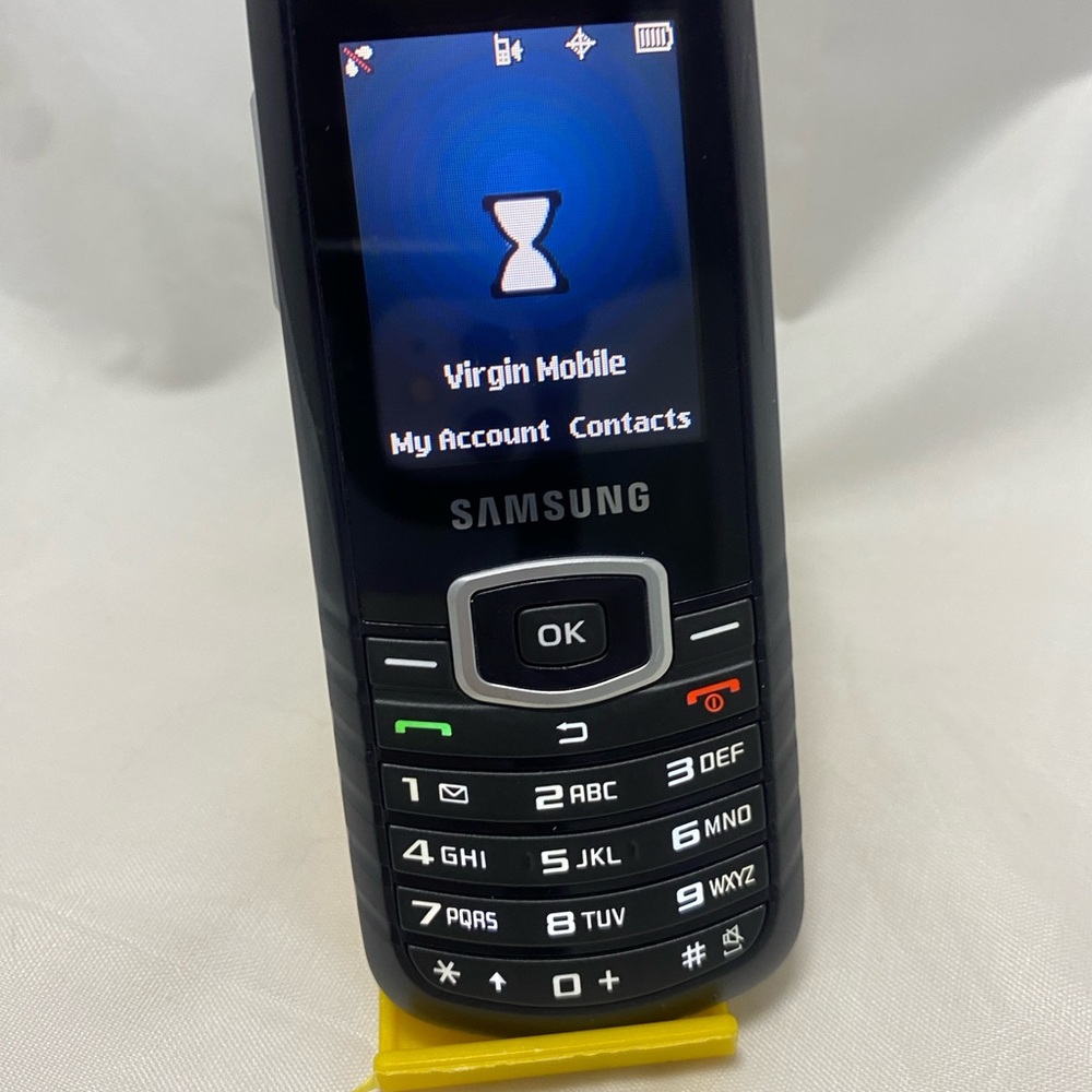 Samsung Stunt SCH-R100 Cellular Phone - Black - Virgin Mobile